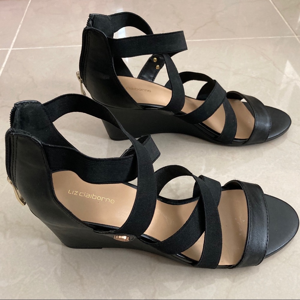 Liz Claiborne black faux leather wedge sandal 9.5M